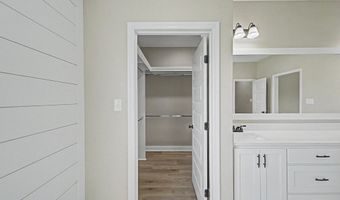 423 Indian Creek Cir, Adel, GA 31620