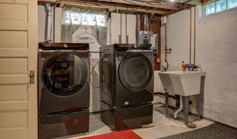 1738 N ERB St, Appleton, WI 54911