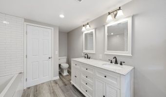 51 Lakeside Dr, Alloway, NJ 07422