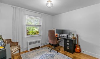 1107 Hope St, Bristol, RI 02809