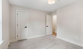 402 SW 11th St, Bentonville, AR 72712