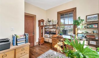 140 Library Ln, Banner Elk, NC 28604