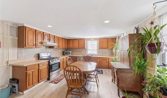 167 Central St, Lincoln, RI 02838