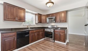 1 Regal Ct, Algonquin, IL 60102