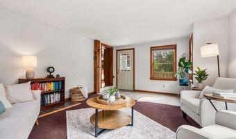 5 Ben Farnsworth Rd, Brookline, NH 03033