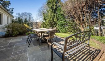 6008 BENALDER Dr, Bethesda, MD 20816
