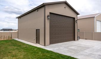 890 Dell Rd, Chubbuck, ID 83202