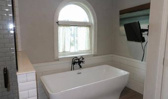 706 Guidry St, Berwick, LA 70342
