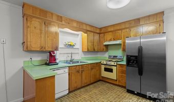 3326 Dunaire Dr, Charlotte, NC 28205