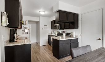 983 10th Ave NW, Altoona, IA 50009