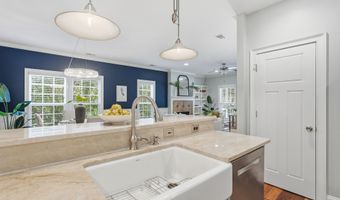 56 Wade Hampton Dr, Beaufort, SC 29907