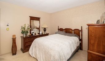 215 Penrose Dr, Kendallville, IN 46755