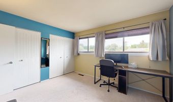 718 Peninsula Ct, Ann Arbor, MI 48105