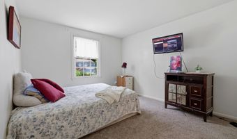 5141 BRADFIELD Dr, Annandale, VA 22003
