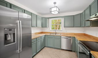 7 Grandiflora Ln, Beaufort, SC 29907