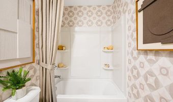 1245 Glenmont St, Algonquin, IL 60102