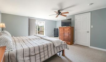 10 Belmont Dr, Barnstead, NH 03225