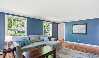 24 Wildflower Rd, Barrington, RI 02806