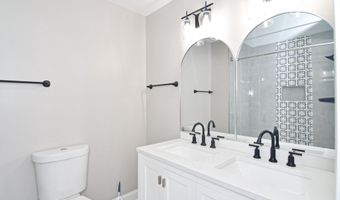 2644 E HOFFMAN St, Baltimore, MD 21213