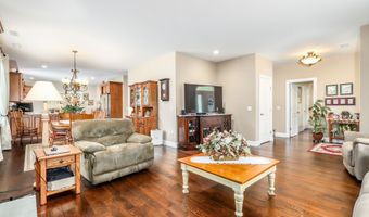 38 Greenridge Dr, Brookfield, CT 06804