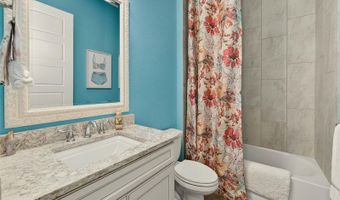 6951 CRESTPOINT Dr, Apollo Beach, FL 33572