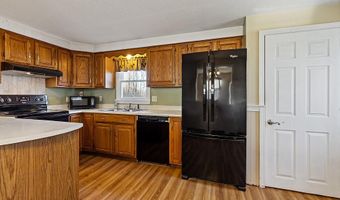 611 Quaker Hill Rd, Albion, ME 04910