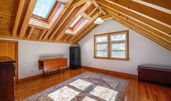 975 Wolf Hill Rd, Cheshire, CT 06410