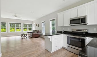 16 Frontier Way, Arundel, ME 04046