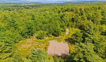 27 Bowling Green Ln, Belfast, ME 04915