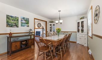 17 Northgate Dr, Albany, NY 12203