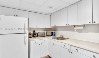 9751 E Bay Harbor Dr 12D, Bay Harbor Islands, FL 33154