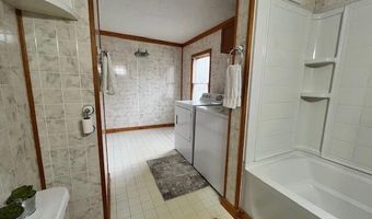 425 S Cedar St, Allegan, MI 49010