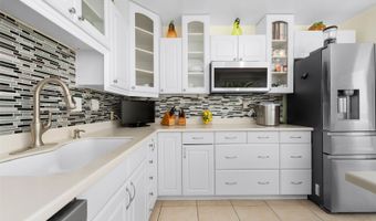 1090 Kumukumu St C, Honolulu, HI 96825