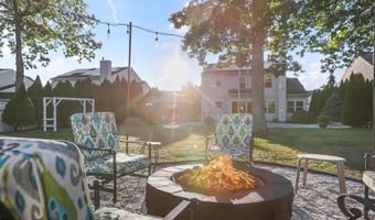 126 Manhattan Ave, Bayville, NJ 08721