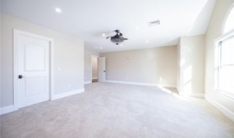 7 Dennell Dr, Lincoln, RI 02865