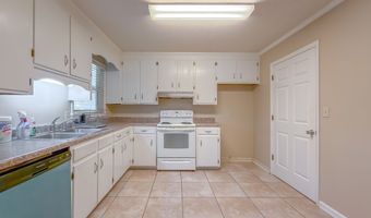 1102 Douglas Dr, Bainbridge, GA 39819
