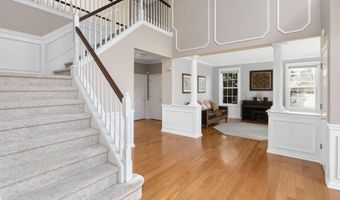 16 Heritage Dr, Allentown, NJ 08501