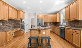 6914 WINTER Ln, Annandale, VA 22003