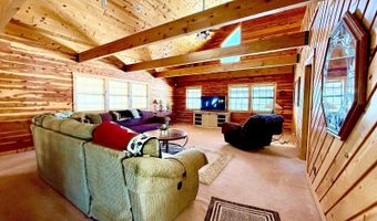 300 Round Up Ln, Bakersfield, MO 65609