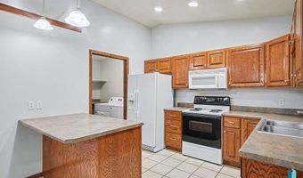 412 N 9th Ave, Brandon, SD 57005