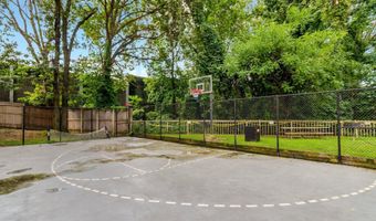 3307 WYNDHAM Cir 2157, Alexandria, VA 22302