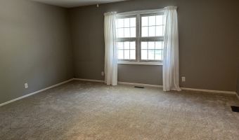 660 Juniper Cir, Algonquin, IL 60102