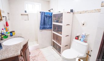 65 Williams Ave, Amityville, NY 11701