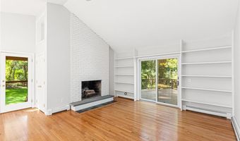 31 Stanchion Ave, Jamestown, RI 02835