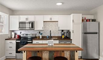 314 S 1st St, Austin, IN 47102