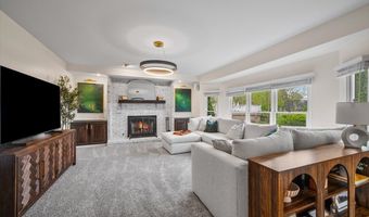 1713 Edgewood Dr, Algonquin, IL 60102