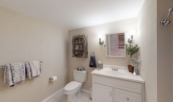 12 Lyndenwood Dr, Brookfield, CT 06804