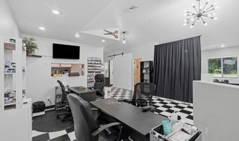 32 Throneberry Trl, Anderson, MO 64831
