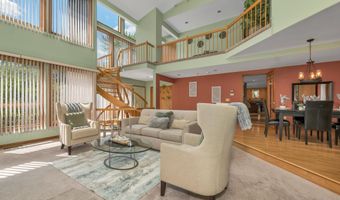 82 Pilgrim Dr, Bedford, NH 03110