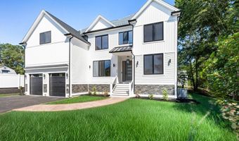 130 Zoar Ave, Attleboro, MA 02703